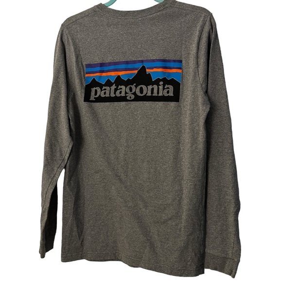 Patagonia men’s P-6 logo responsibili-tee size small. Long sleeves, gray - Picture 4 of 10